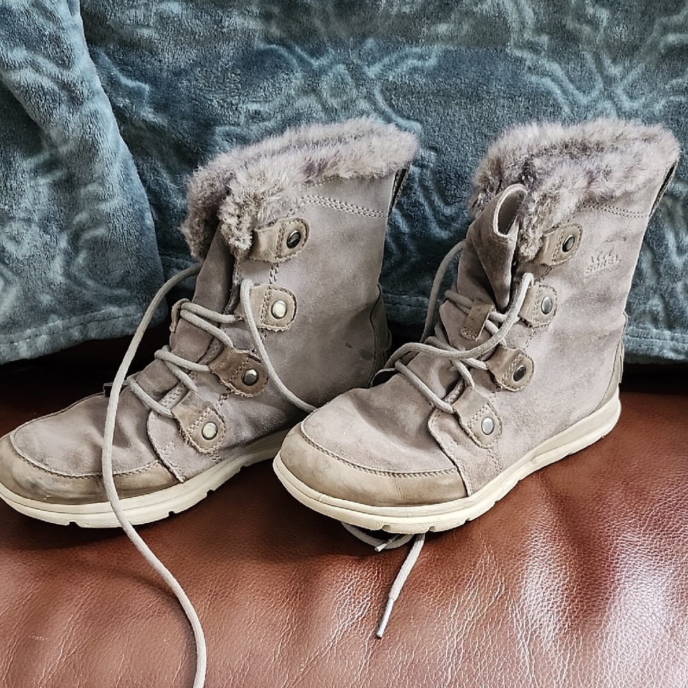 SOREL joans 8.5 Womens